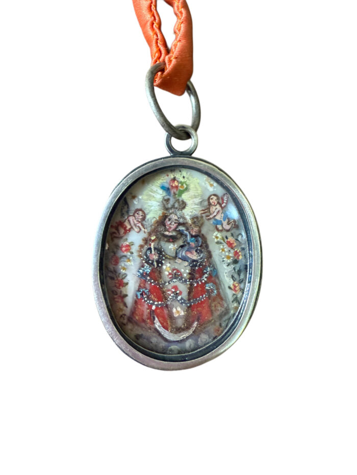 Reliquary Painted on Mother-of-pearl Ntra. Sra. Del Rosario (copia)